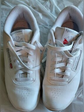 Reebok White Leather Classic Sneakers Size 8